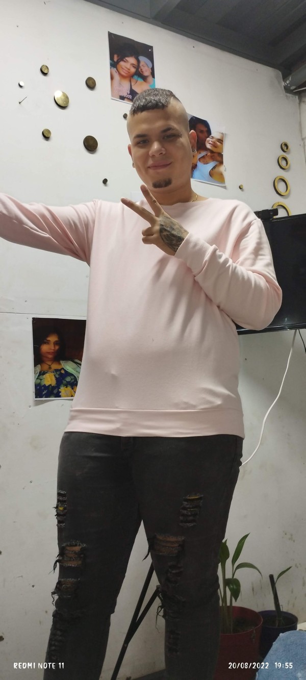 Chico latino 22 años