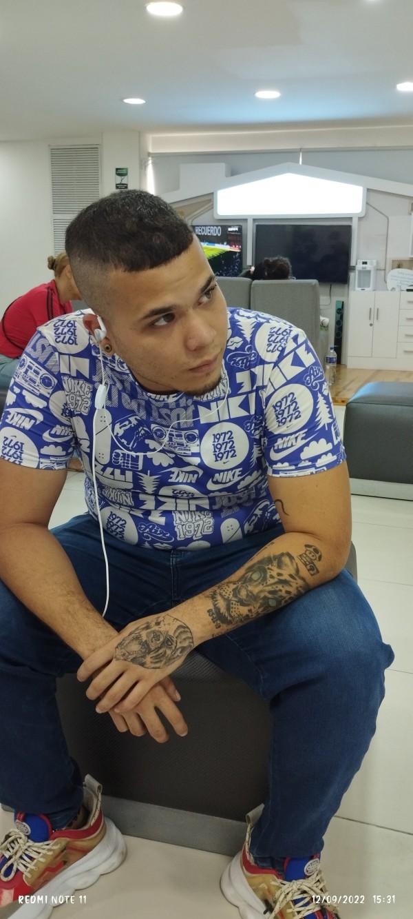 Chico latino 22 años