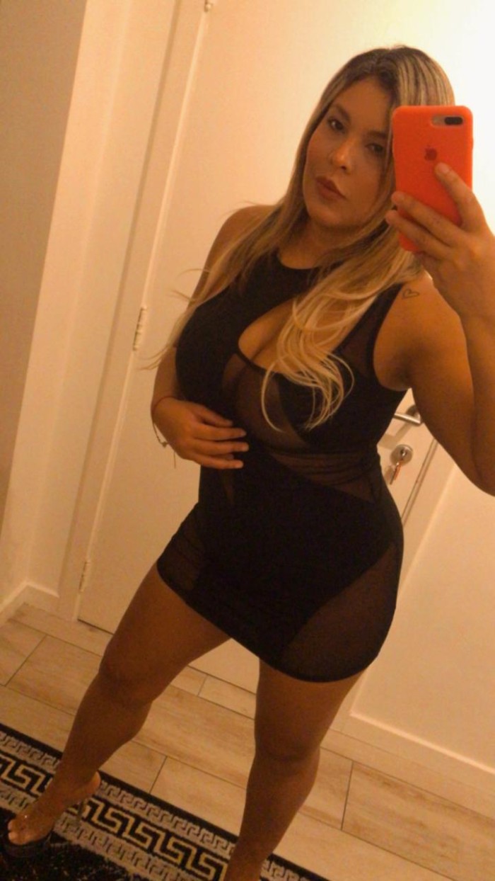 QUIERES QUE TE HAGA UNA RICA MAMADA