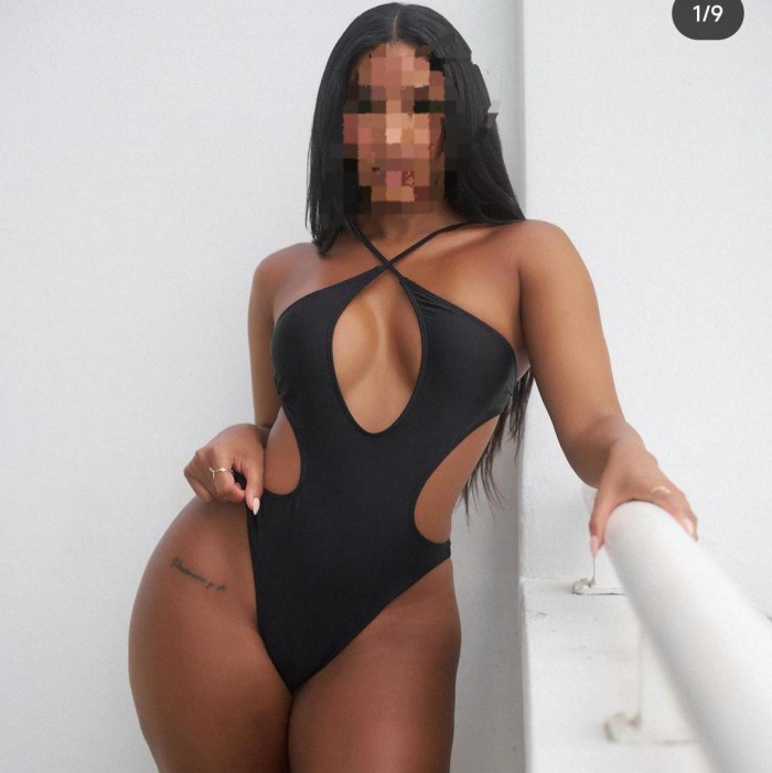Coqueta y caliente