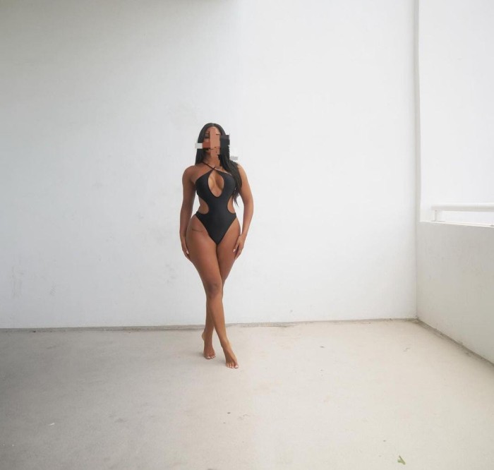 Coqueta y caliente