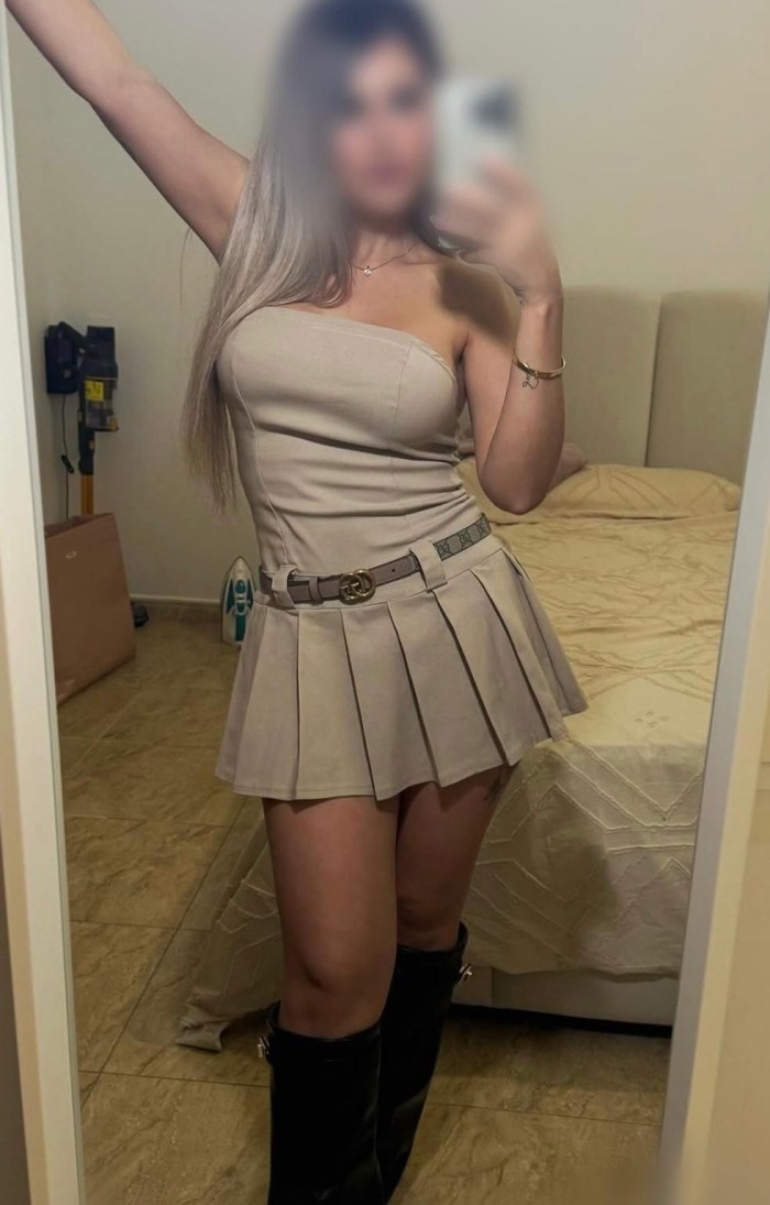 JOVENCITA RUBIA LATINA GUAPISIMA NOVEDAD 24H
