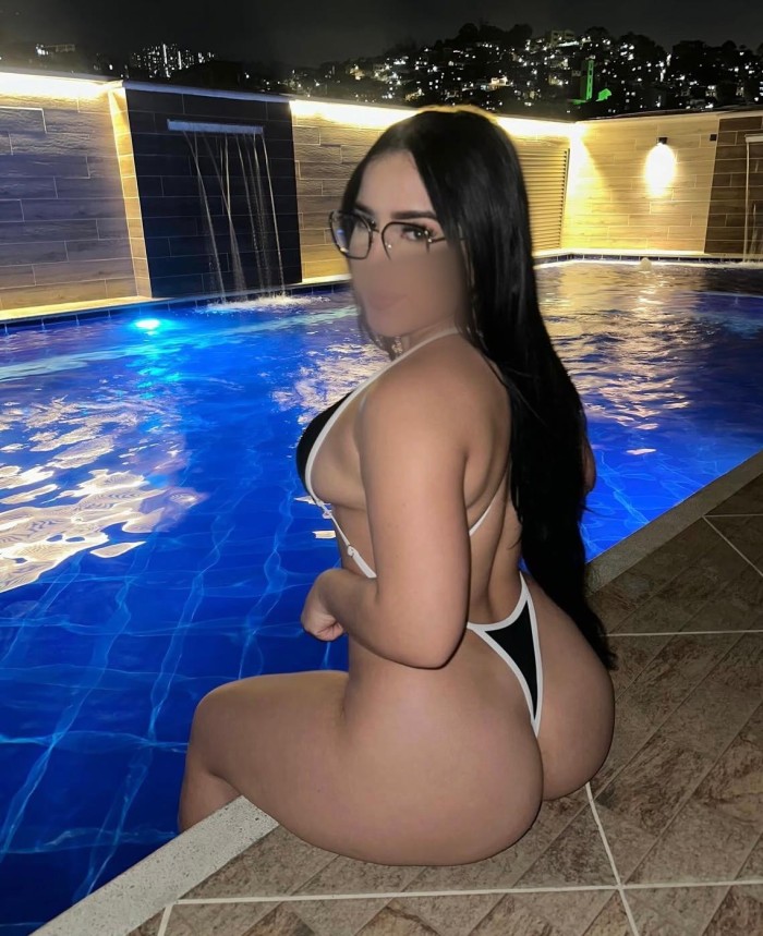 Lujuriosa y deseosa de follar sin limites