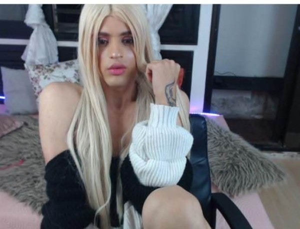 KYLIE TRANS MORBOSA EN RUBI PARA QUE LO PASES DE LUJO