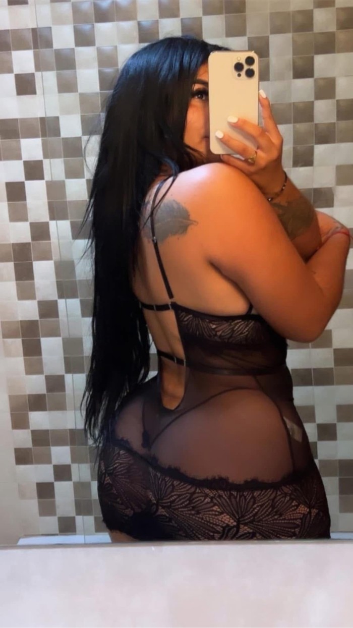 TRAVIESA ARDIENTE Y JUGUETONA MUY CANDENTE