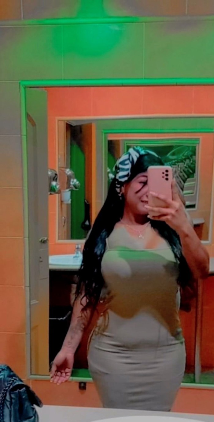 TENGO UN COÑITO APRETADITO Y FOGOZO