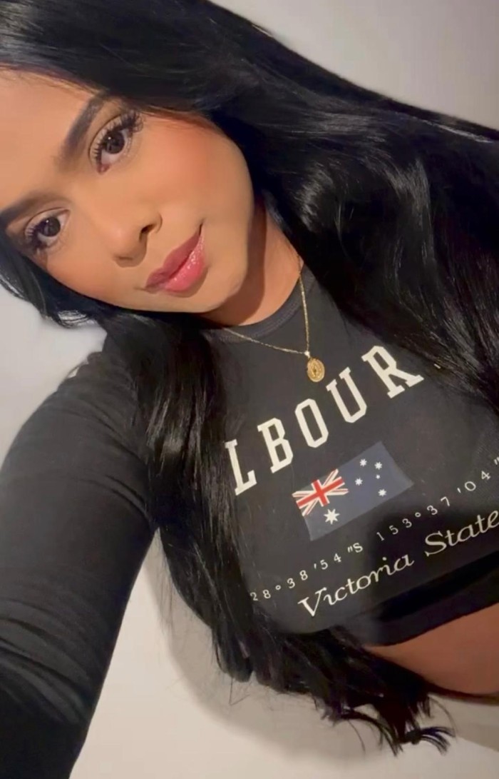 DANIELA JOVEN ARDIENTE Y FIESTERA