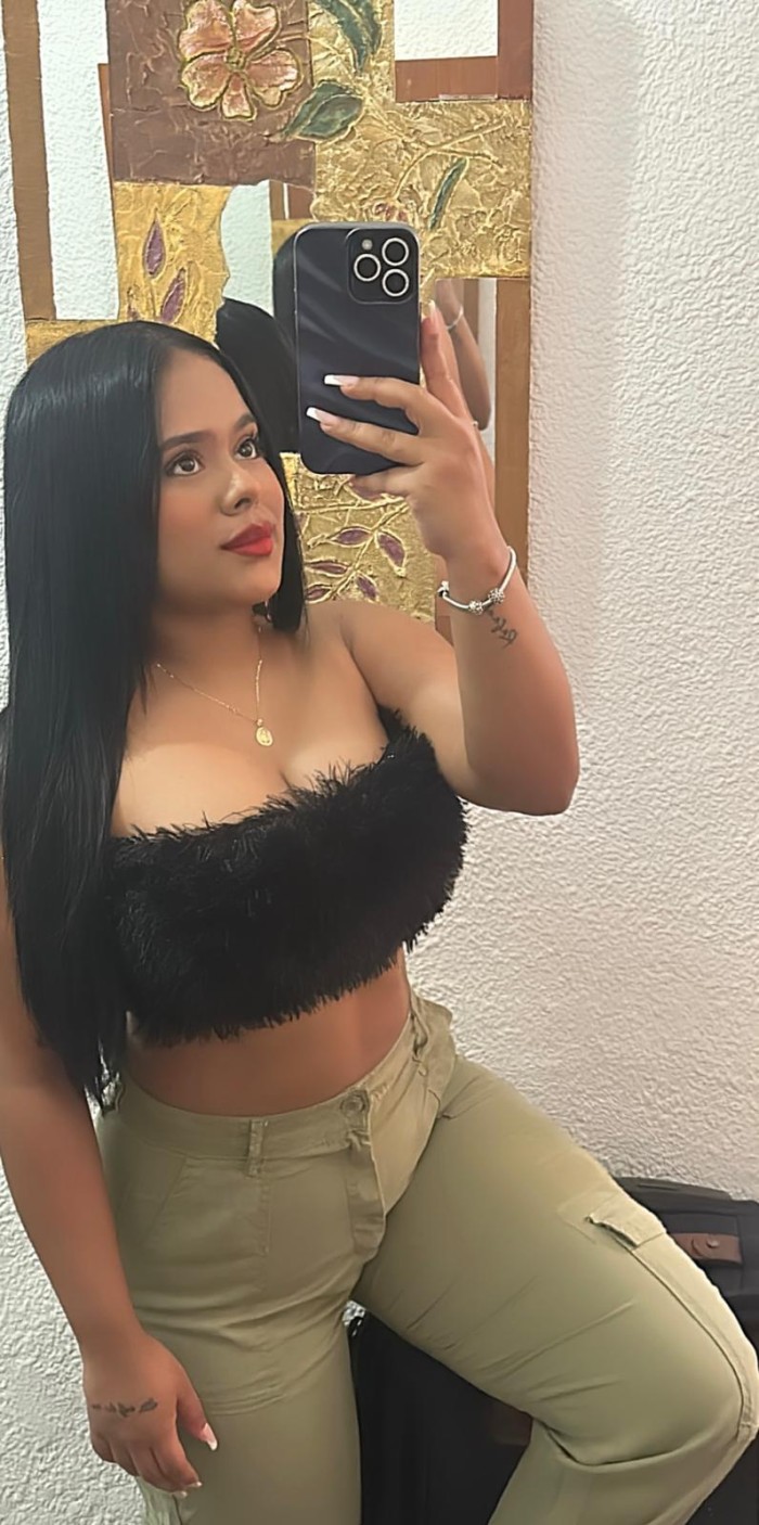 DANIELA JOVEN ARDIENTE Y FIESTERA