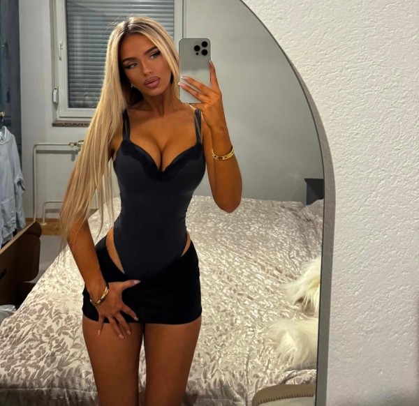 EMMA dulce y femenina novedad in Benidorm LEVANTE