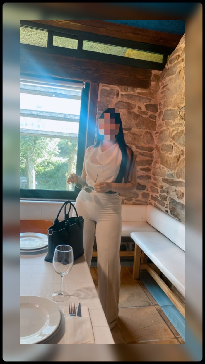 Colombianita joven experta en las artes amatorias