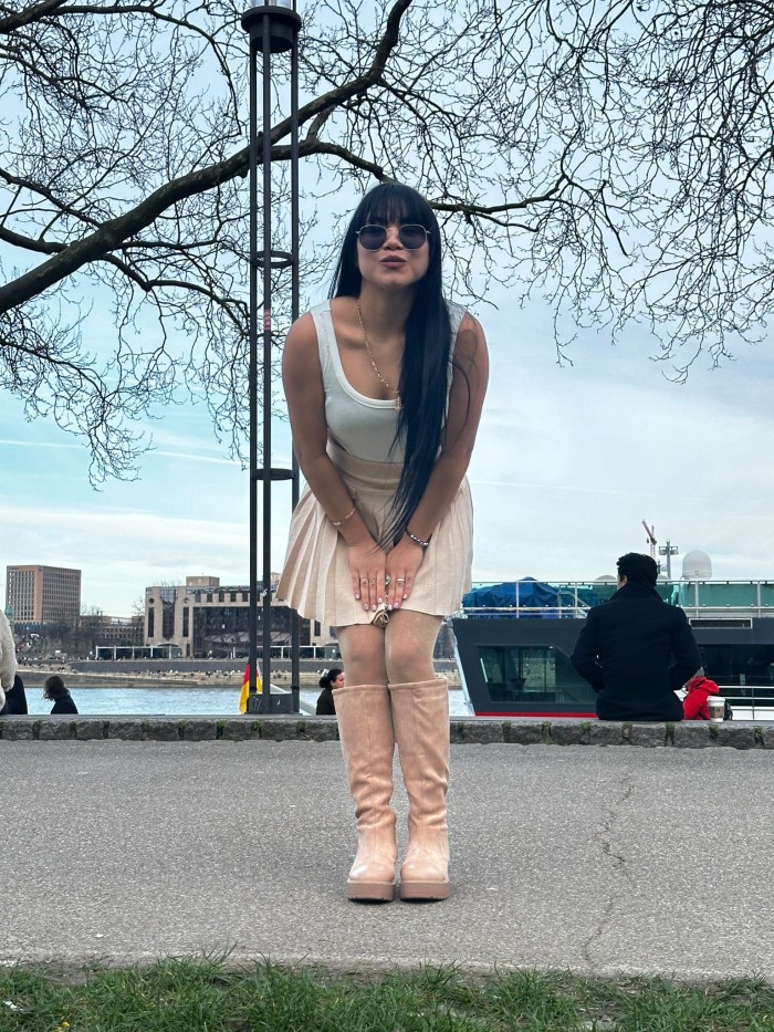 Dulce jovencita de 20 añitos novata y recién llega