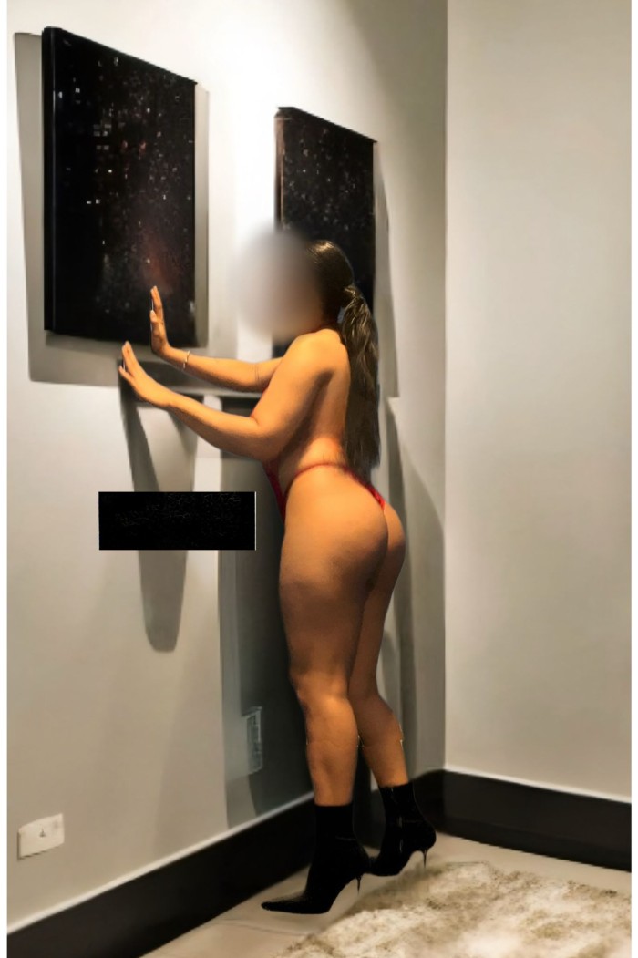 UNA MUJER MUY GUAPA QUIERE CONOCERTE Y PASARLO BIE