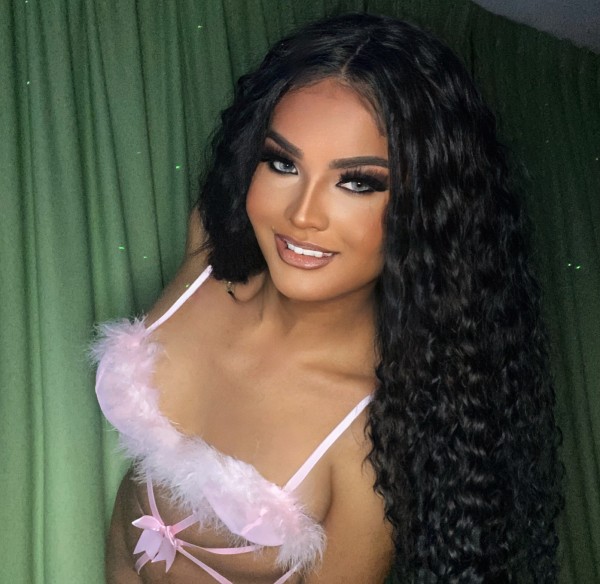 UN SUEÑO ECHO REALIDAD 21 cm LATINA DE GRANDES CURVAS