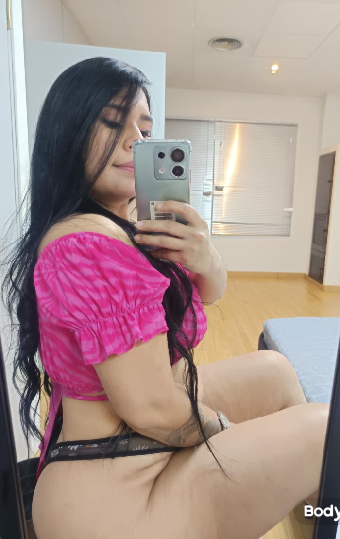 ZORRA CULONA LE GUSTA QUE LE ESTRUJEN LAS TETAS