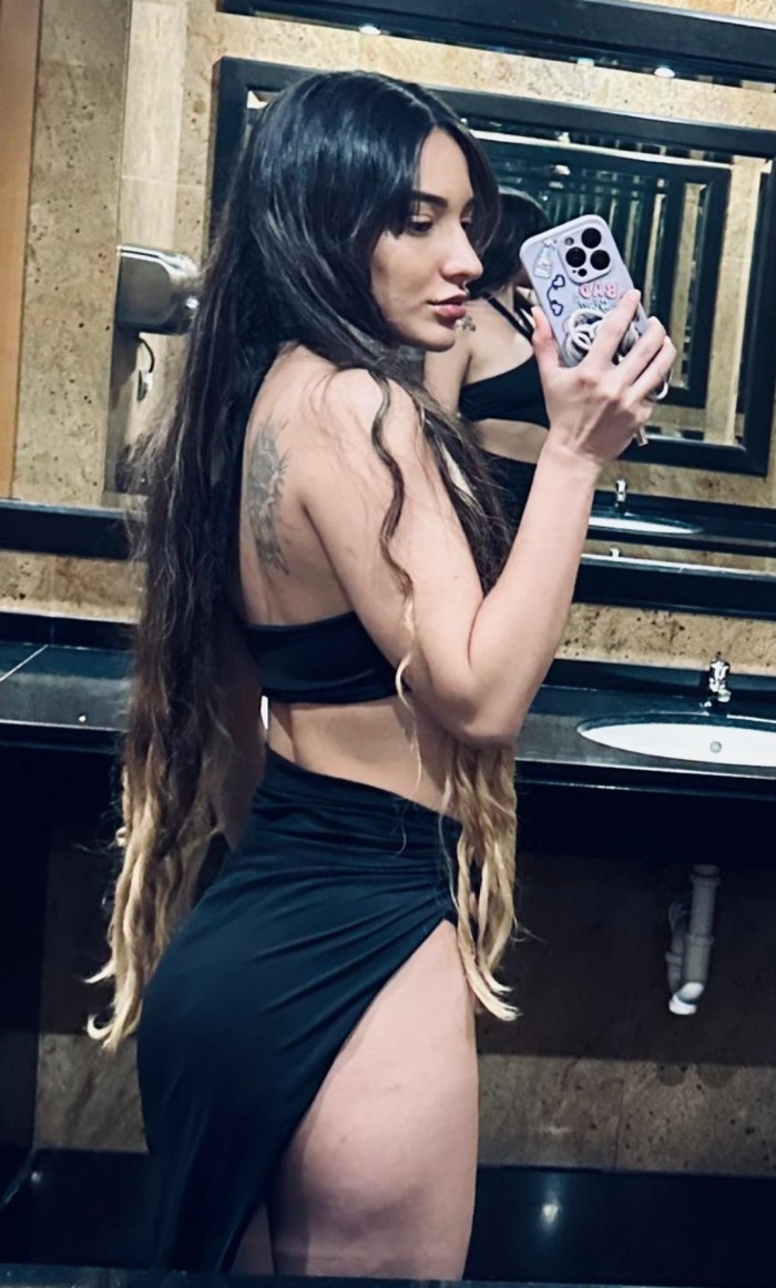 COLOMBIANA DE LUJO MUY CARIÑOSA Y VIBRANTE