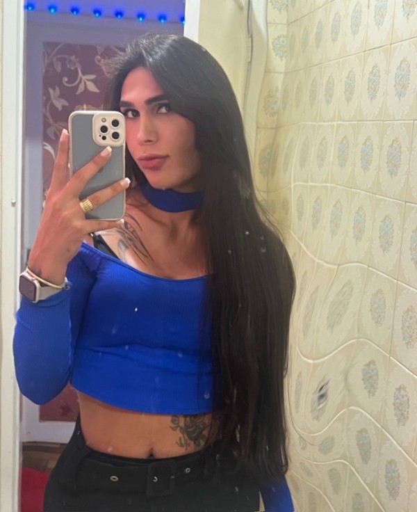 Tranny Claudia morenaza culona alta y tatuada vici