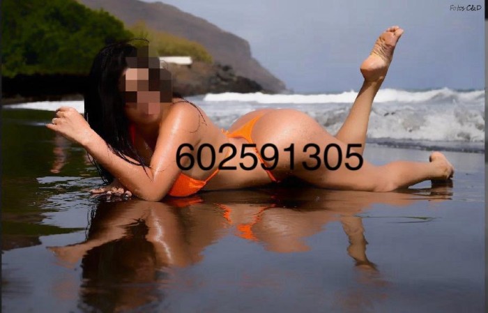 Brasileña muy caliente con un cuerpazo precioso