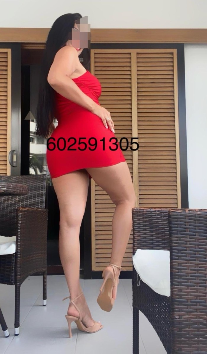 Brasileña muy caliente con un cuerpazo precioso