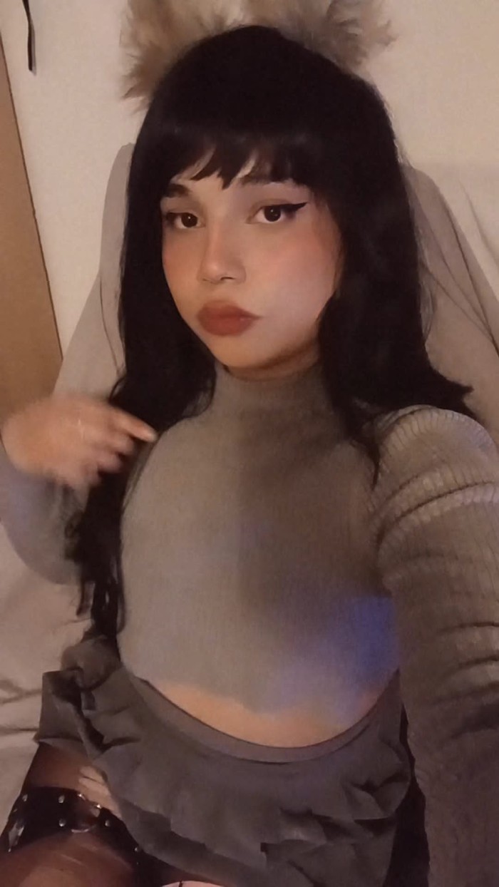 CHICA TRANS HORMONADA TRAGONA IMPLCIDA FIESTERA