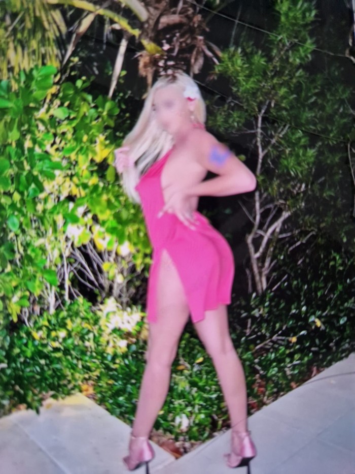 CHICA SUPER FIESTERA CACHONDA CALENTITA DISFRUTA