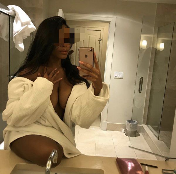 Sexy guapa morena atractiva cristal