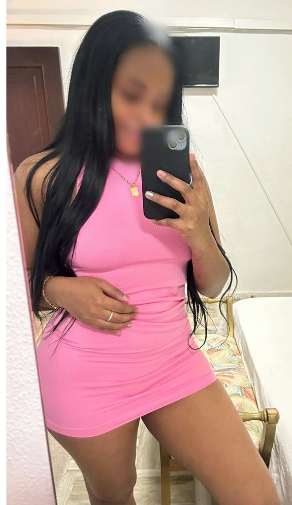 UNA MORENA CON GANAS DE PLACER..SALIDAS