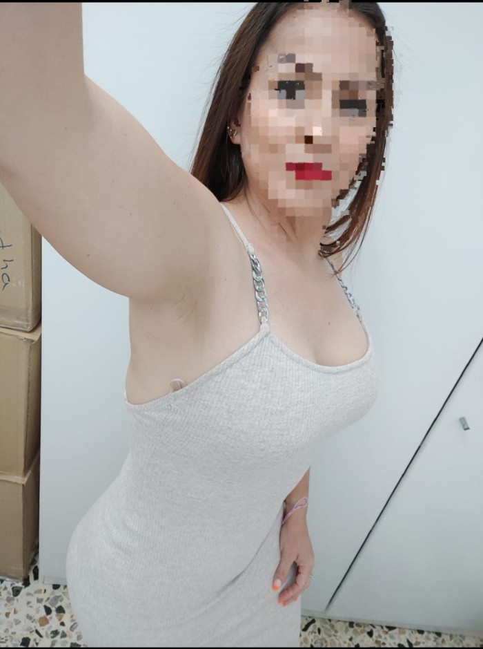 MUJER MAYOR INDEPENDIENTE CON SITIO