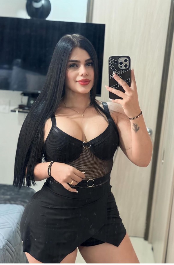 CHICA COLOMBIANA RECIÉN LLEGADA