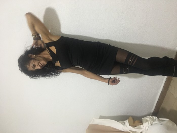 Española fiestera Cerca d la Romana y Salidas