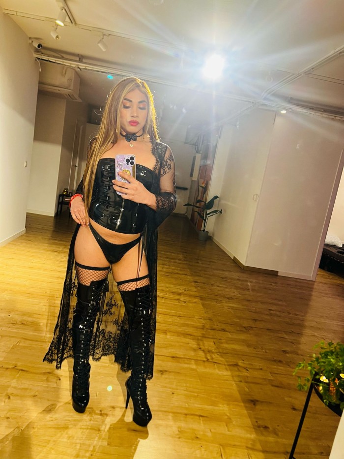 CHICA TRASN FEMININA SUPER DOTADA TE CHUPARE TU RI