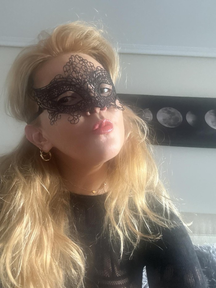 Soy tu sumisa en Coruña , tu mi amo !! Ordename ya