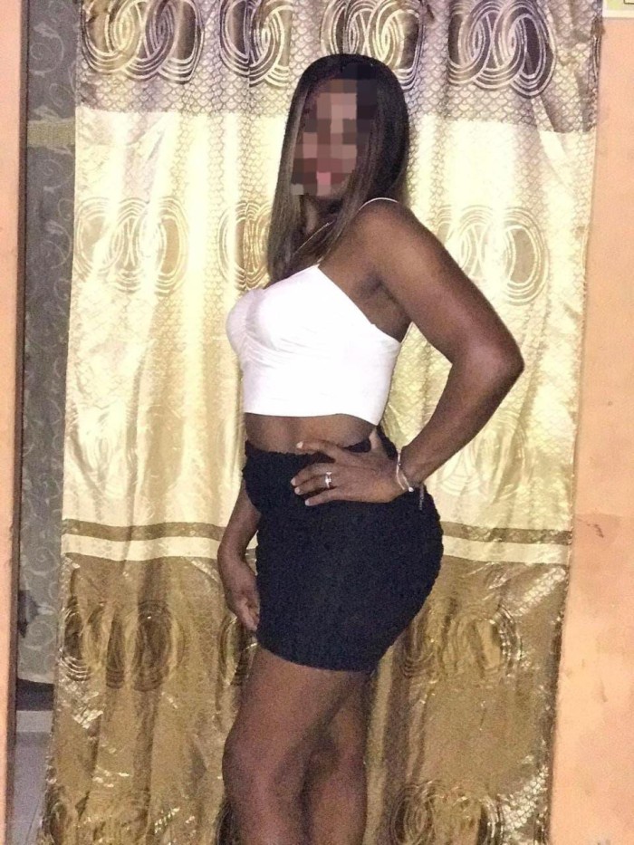 Una dominicana ardiente en vía Julia