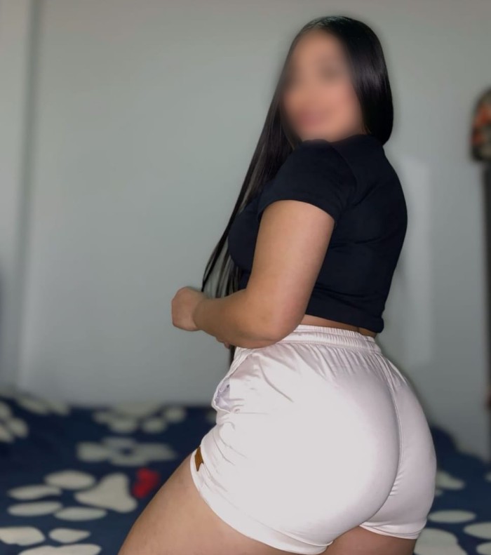 EXOTICA Y CANDENTE MULATA CON XOXO ROSADO