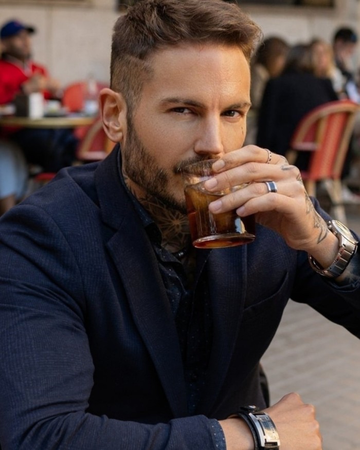 ANGEL, CHICO DE COMPAÑIA… SOLO PARA MUJERES