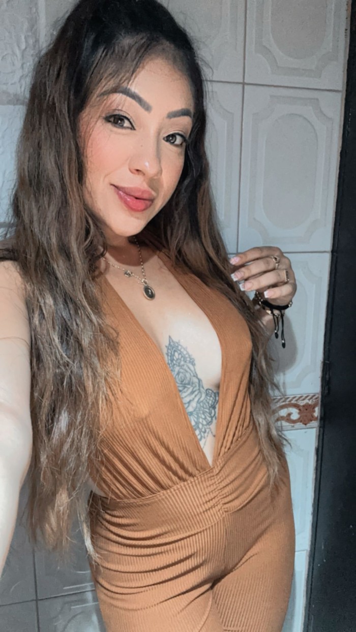 MUJER SOFISTICADA MUY ELEGANTE Y DISCRETA EN ELCHE