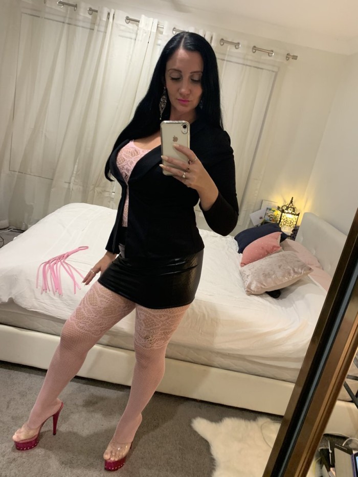 Concha me la dejo meter, incluso por el culo