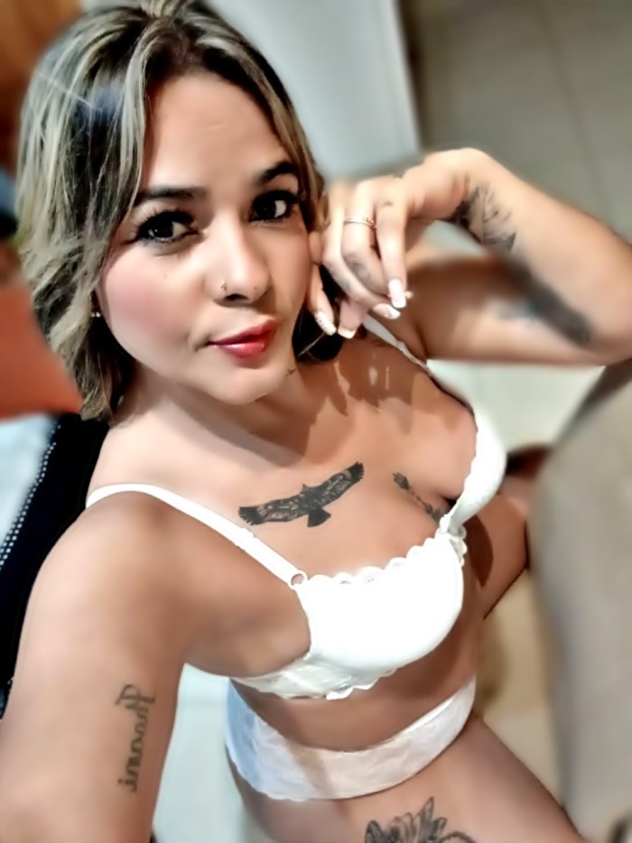 MIA 24 años. JOVENCITA , INOCENTE ,ELEGANTE T