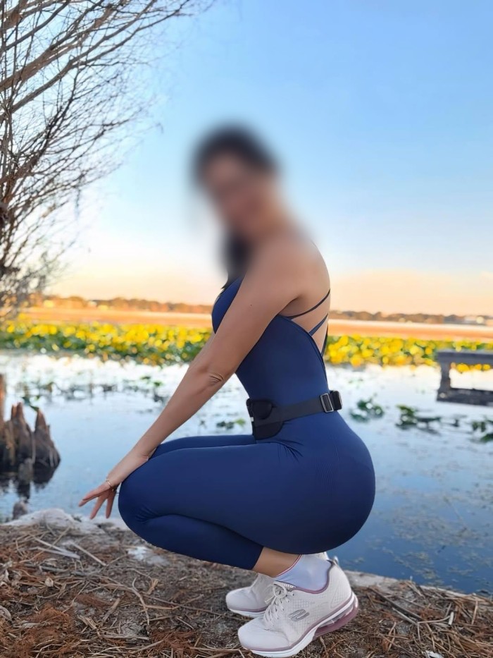 MORENITA LATINA REPLETA DE PASIÓN