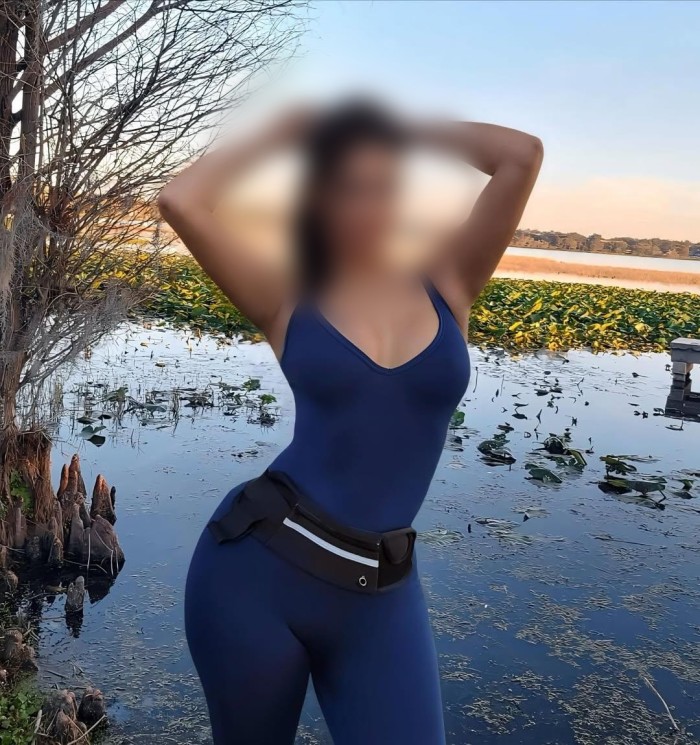 MORENITA LATINA REPLETA DE PASIÓN