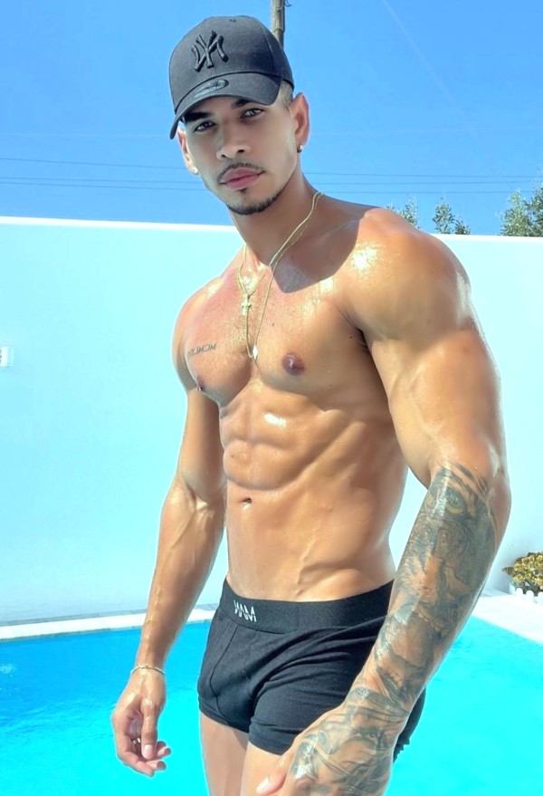 ACTIVO pollón, empotrador. Tengo ganas de follarte