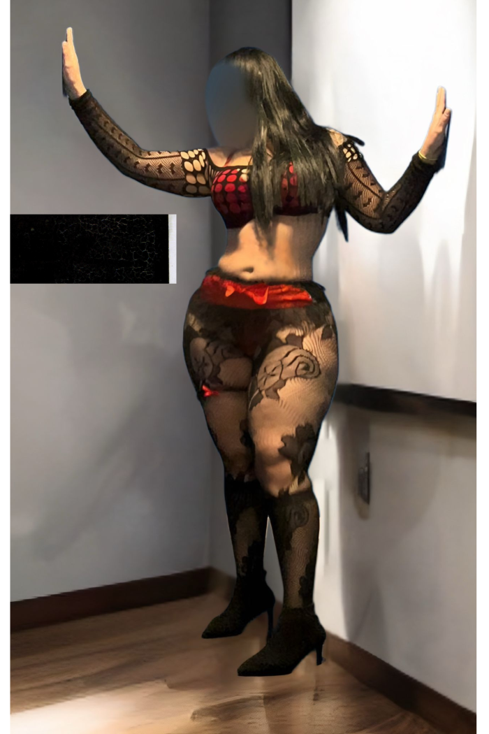 2S-QUIERO QUE TE CORRAS EN MI JUGOSO CULO