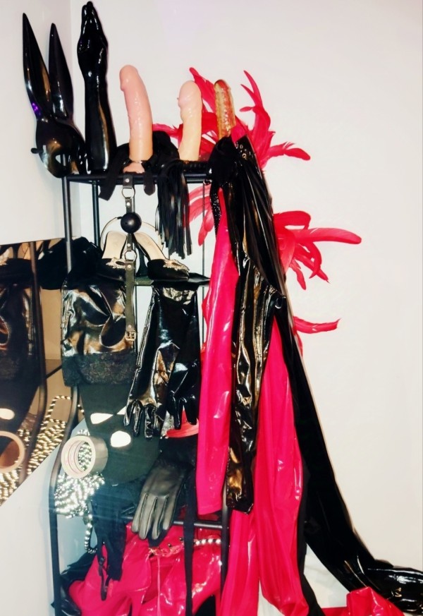 Ama Nataly en OlOT dominante fuerte sin límites