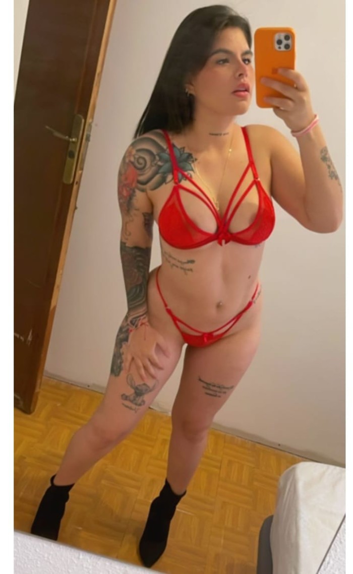 TE SACO TU RICA LECHE CON MI BOCA.