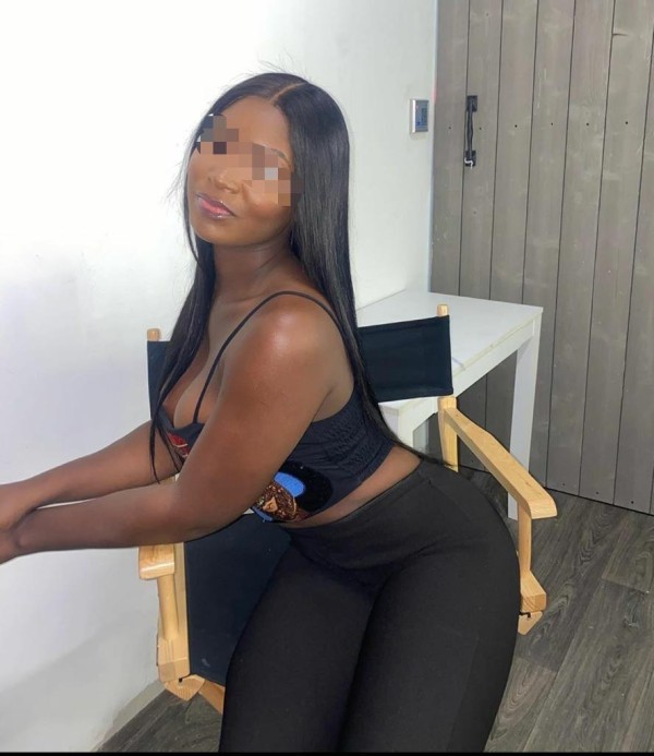 Lorca Paola morenaza Colombiana cariñosa amorosa