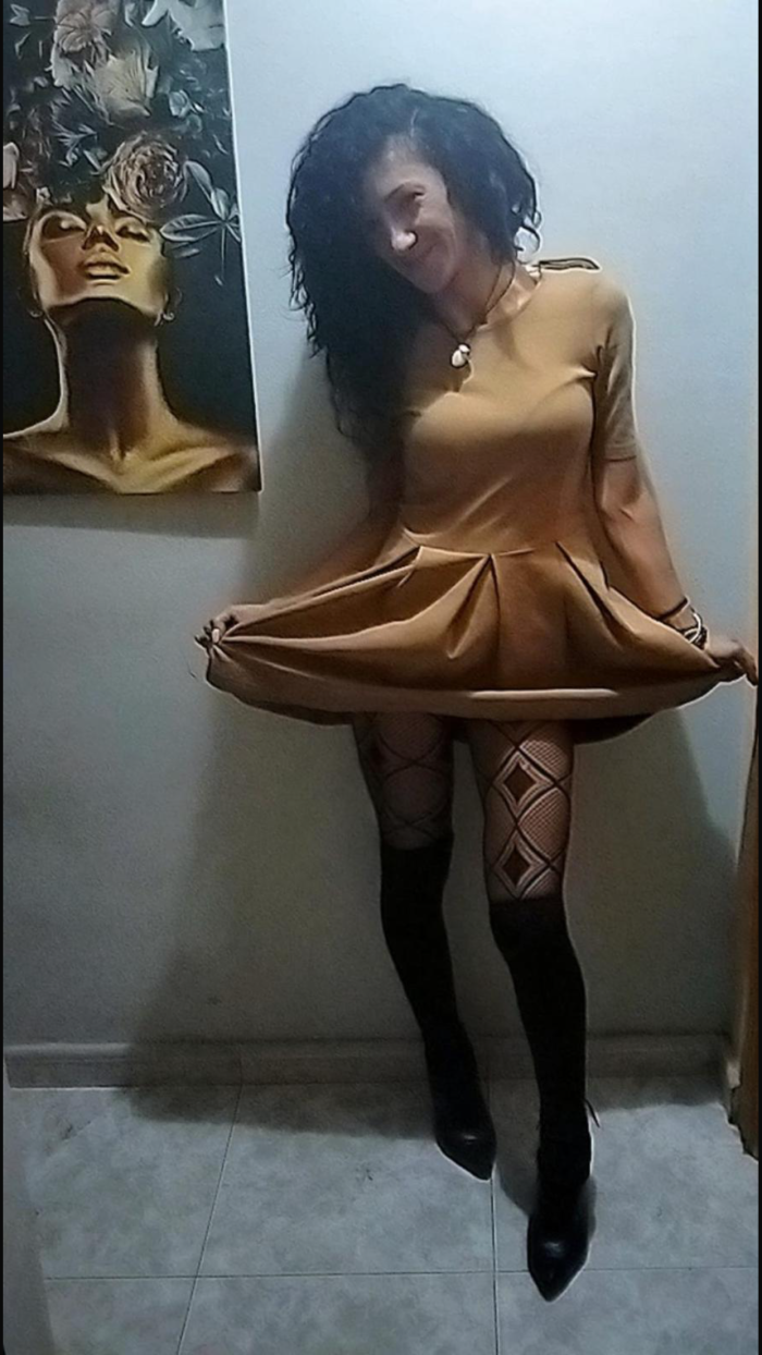 Morenita ESPAÑOLA Muy buena.CERCA ROMANA Y SALIDAS