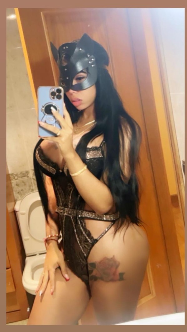 Trans cachonda a tope tú chica perfecta