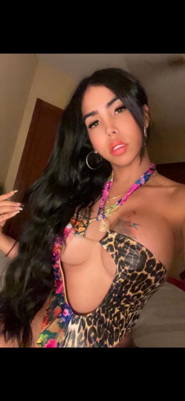 Trans cachonda a tope tú chica perfecta