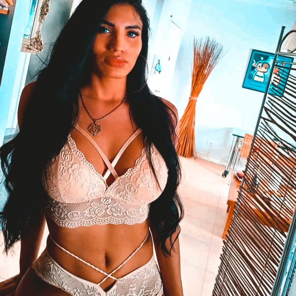 La morena argentina BARCELONETA