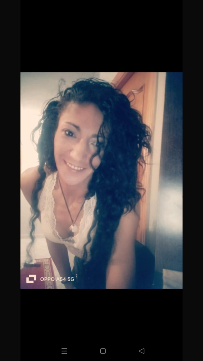 Morenita española fiestera 24h. Cerca d la Romana