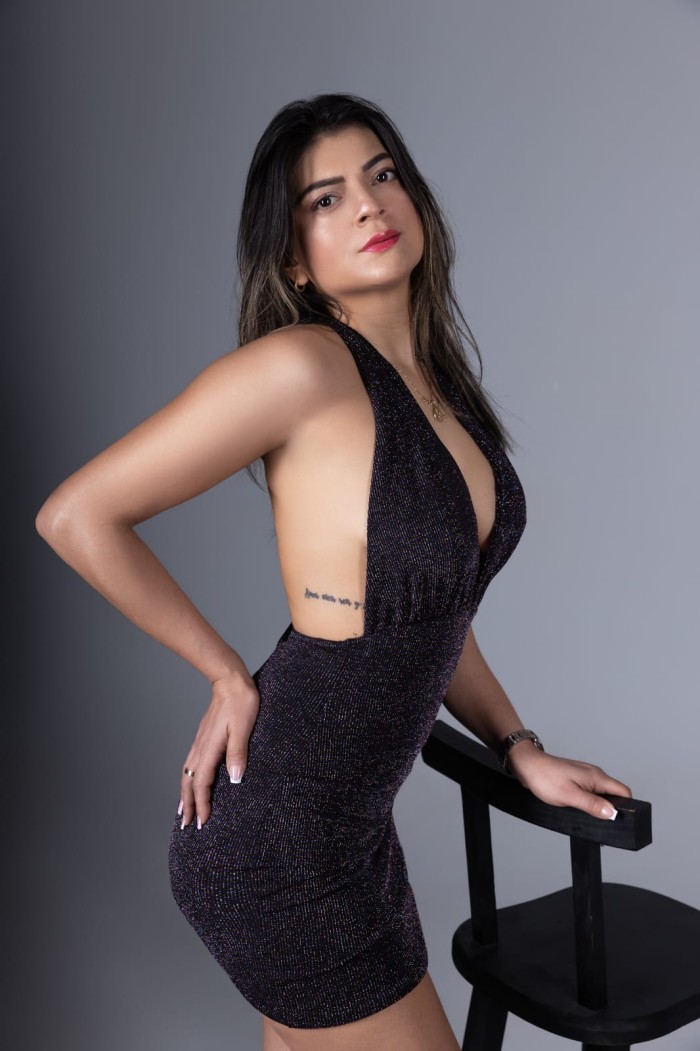 Sara cachonta y guarra